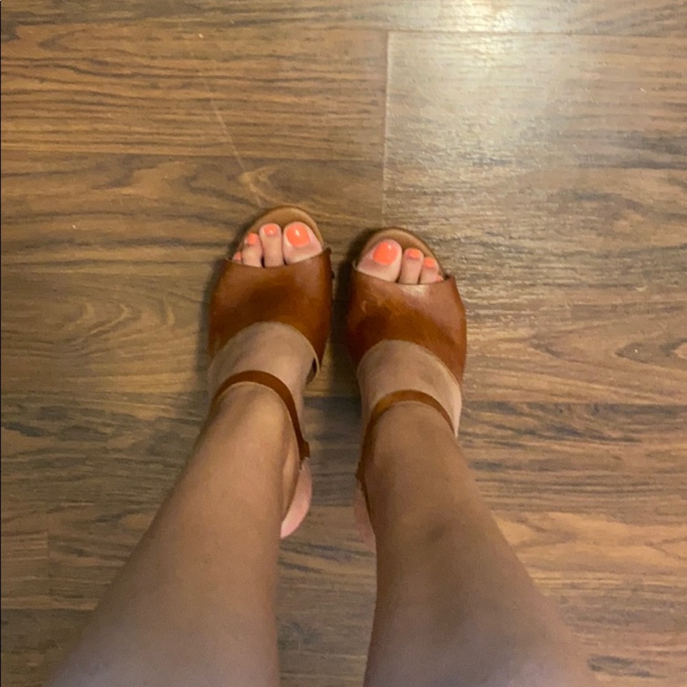 Steve Madden Leather/wood wedges